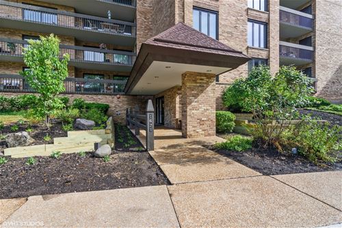 1621 Mission Hills Unit 110, Northbrook, IL 60062