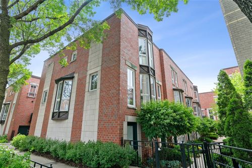 1135 W Newport Unit E, Chicago, IL 60657