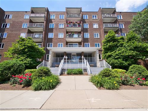 900 Center Unit 4A, Des Plaines, IL 60016