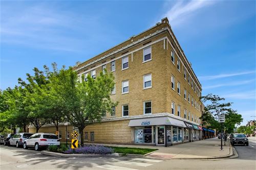 1347 W Eddy Unit 207, Chicago, IL 60657