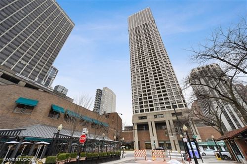 1030 N State Unit 17J, Chicago, IL 60610