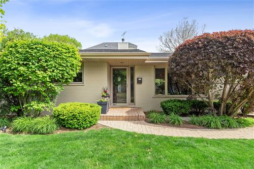 2144 Schiller, Wilmette, IL 60091