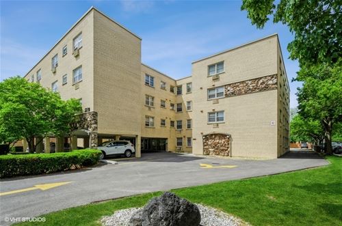 5220 Oakton Unit 105, Skokie, IL 60077