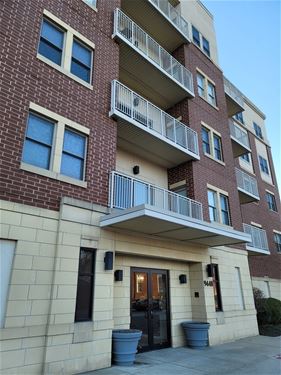 9440 S 51st Unit 404, Oak Lawn, IL 60453