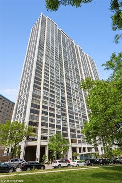 2800 N Lake Shore Unit 1213, Chicago, IL 60657