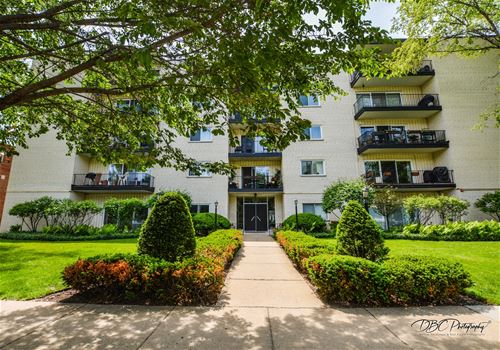 820 Oakton Unit 2F, Evanston, IL 60202