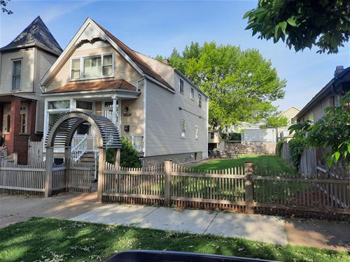 3826 N Hermitage, Chicago, IL 60613