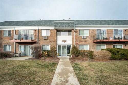 10377 Dearlove Unit 2G, Glenview, IL 60025