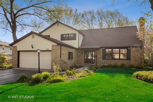 1332 Clyde, Naperville, IL 60565