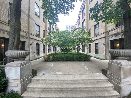 446 W Surf Unit 2B, Chicago, IL 60657