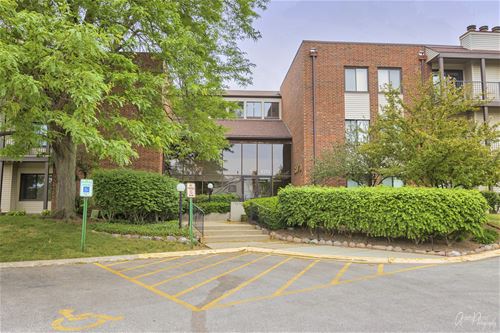 3070 Pheasant Creek Unit 302, Northbrook, IL 60062