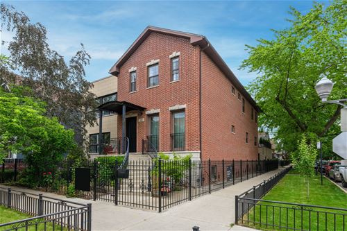 3101 N Hoyne, Chicago, IL 60618