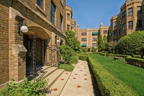 2458 W Greenleaf Unit 2, Chicago, IL 60645