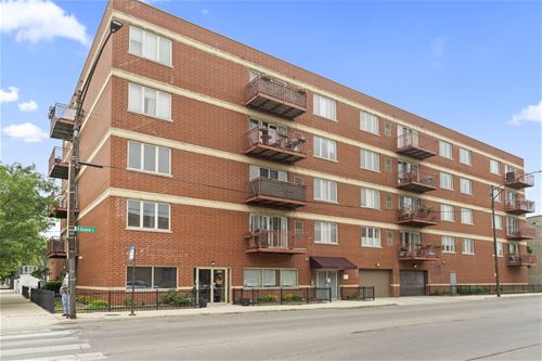 2158 W Grand Unit 204, Chicago, IL 60612