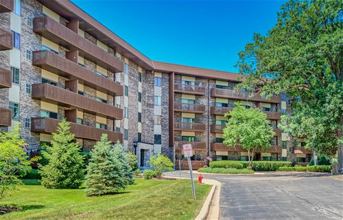 120 Lakeview Unit 423, Bloomingdale, IL 60108