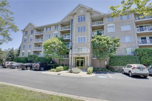 1761 Pavilion Unit 402, Park Ridge, IL 60068