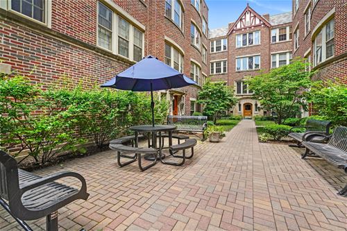 1126 Washington Unit 2B, Oak Park, IL 60302