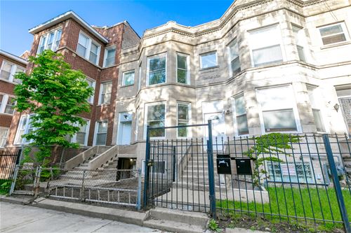 6033 S Eberhart, Chicago, IL 60637