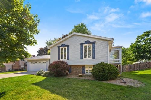 1512 Pembroke, Wheaton, IL 60189