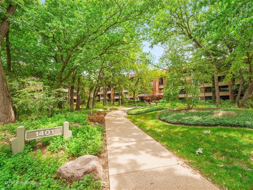 1401 Burr Oak Unit 104C, Hinsdale, IL 60521