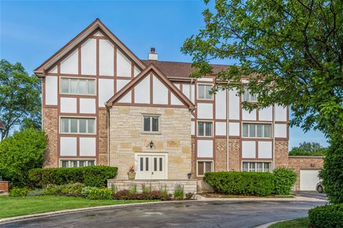 640 Ballantrae Unit B, Northbrook, IL 60062