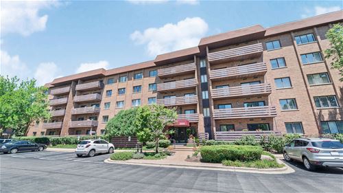 2000 Chestnut Unit 511, Glenview, IL 60025