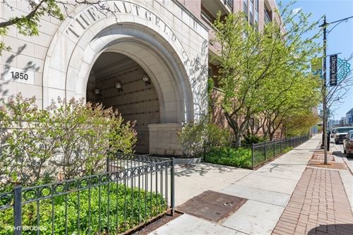 1350 W Fullerton Unit 302, Chicago, IL 60614