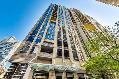 700 N Larrabee Unit B15, Chicago, IL 60654