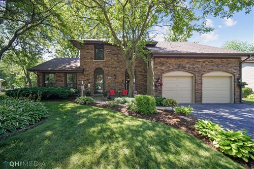 324 Leeds, Naperville, IL 60565