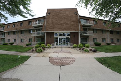 3240 N Manor Unit 227, Lansing, IL 60438