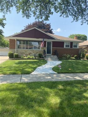 2106 Suffolk, Westchester, IL 60154