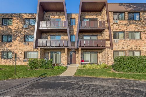 1205 E Hintz Unit 109, Arlington Heights, IL 60004