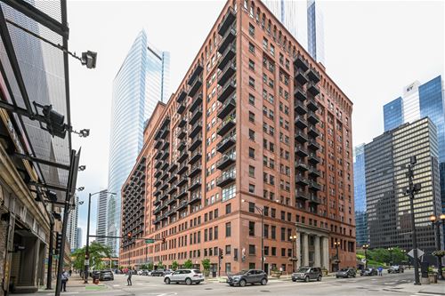 165 N Canal Unit 631, Chicago, IL 60606