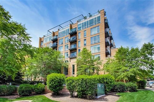 1740 Oak Unit 103, Evanston, IL 60201