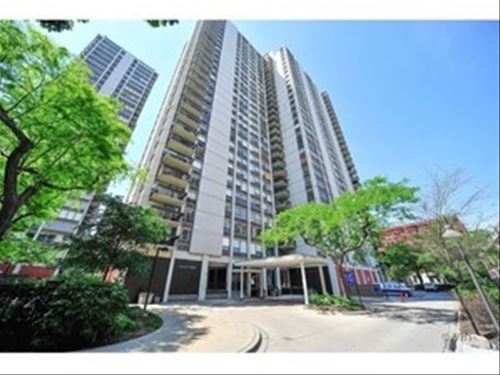 1460 N Sandburg Unit 2206, Chicago, IL 60610