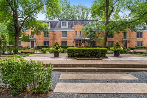 1487 Shermer Unit 104B, Northbrook, IL 60062