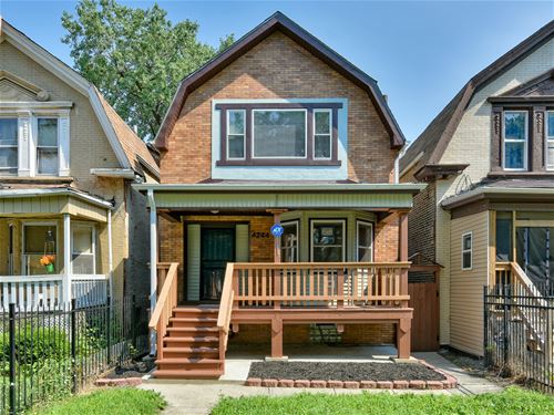 4244 W West End, Chicago, IL 60624