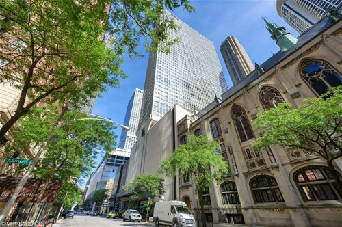 111 E Chestnut Unit 29E, Chicago, IL 60611