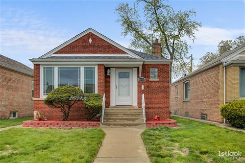 8636 S Jeffery, Chicago, IL 60617