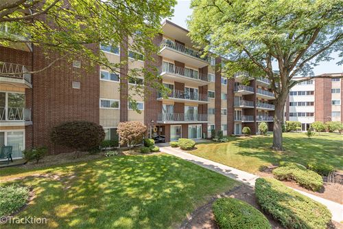 2900 Maple Unit 11A, Downers Grove, IL 60515