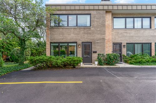 676 Roger Williams Unit 676, Highland Park, IL 60035