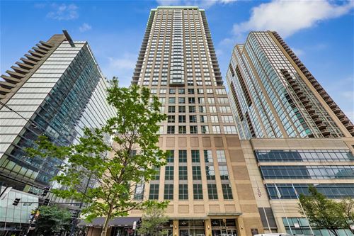 2 E Erie Unit 3814, Chicago, IL 60611