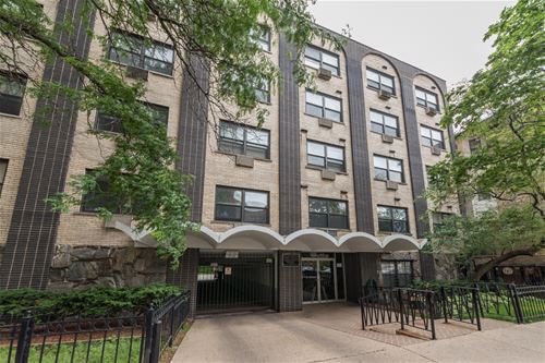 541 W Briar Unit 201, Chicago, IL 60657