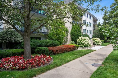 715 Ridge Unit 2D, Wilmette, IL 60091