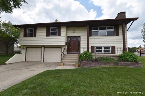 1028 S Cedarcrest, Schaumburg, IL 60193