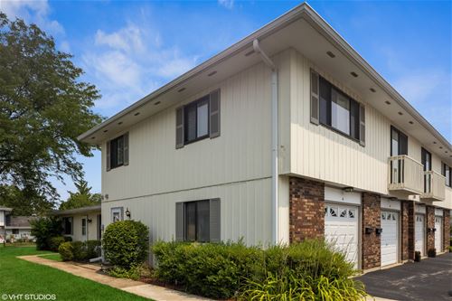 135 Brewster Unit A, Bloomingdale, IL 60108