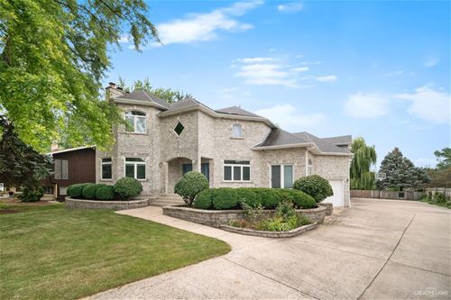 607 Clover, Naperville, IL 60540