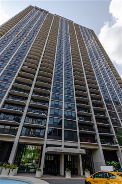 1560 N Sandburg Unit 2905J, Chicago, IL 60610