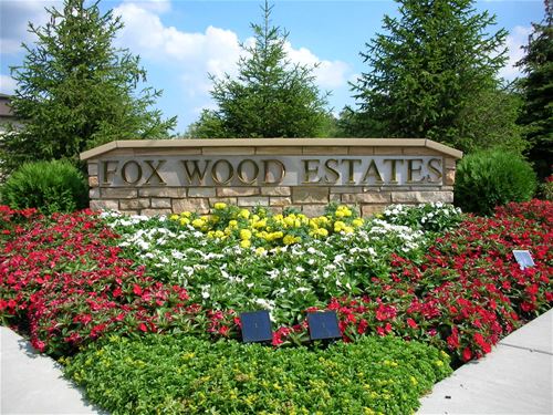 1118 Fox Wood, Downers Grove, IL 60516