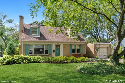 706 Deerpath, Deerfield, IL 60015